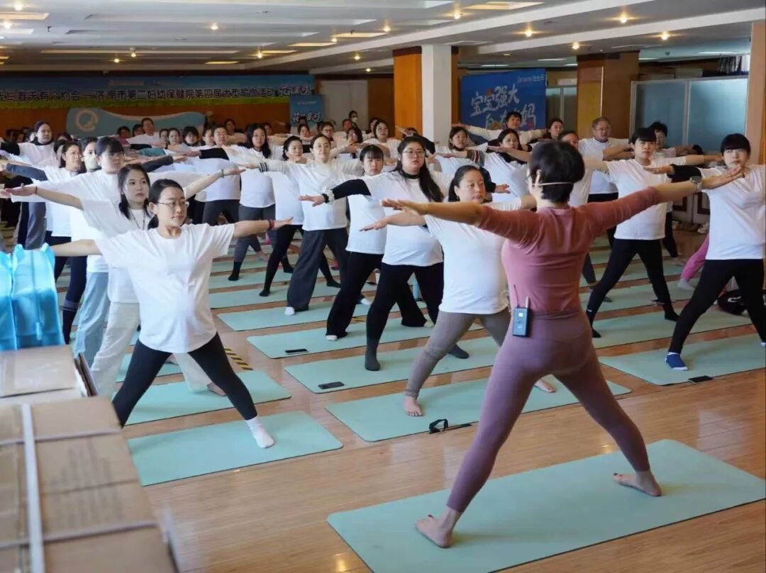 孕期水肿如何改善？中晚期下肢消肿的瑜伽练习方法与日常调理